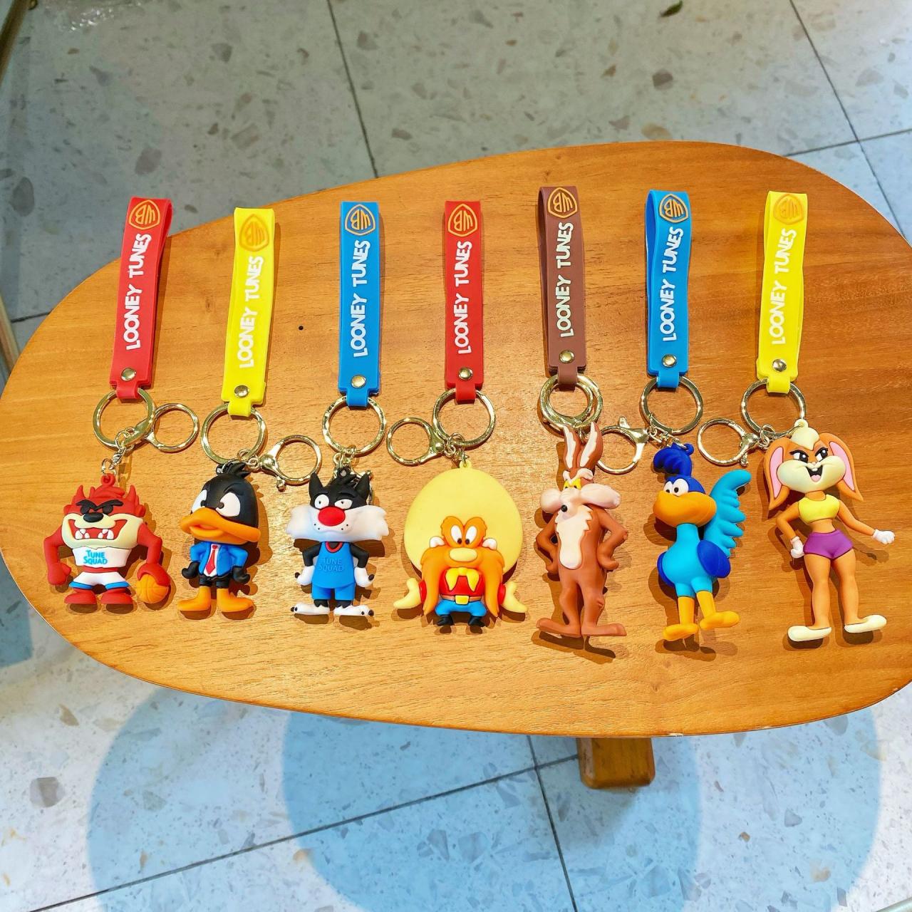 Disney Bugs Bunny Keychains - Cute Animal Humanoid Doll Design